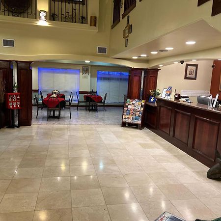 Casa Rosa Inn 伊莎贝尔港 外观 照片
